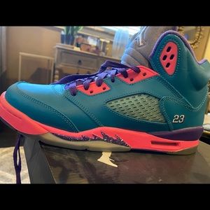 Youth size 7 Retro air Jordan’s